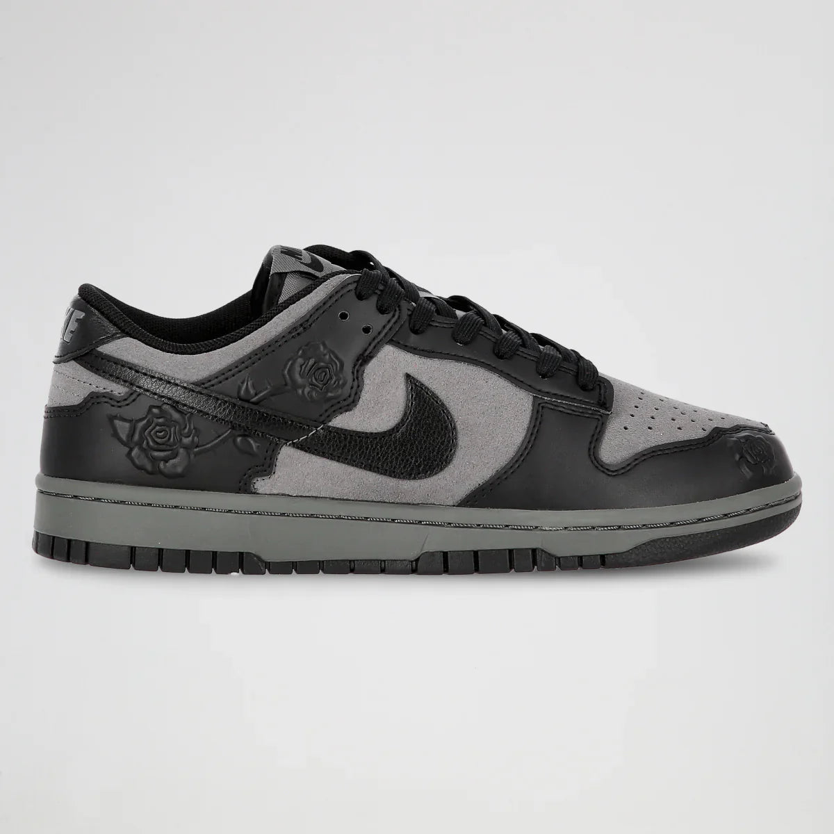 Dunk Low 'Black Roses'