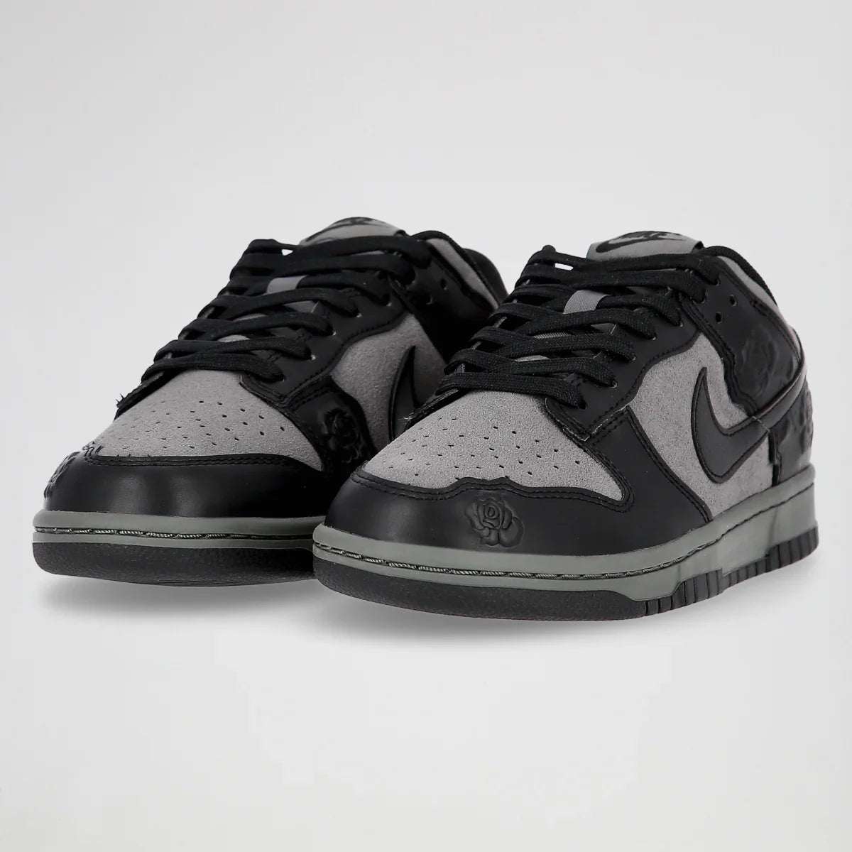 Dunk Low 'Black Roses'